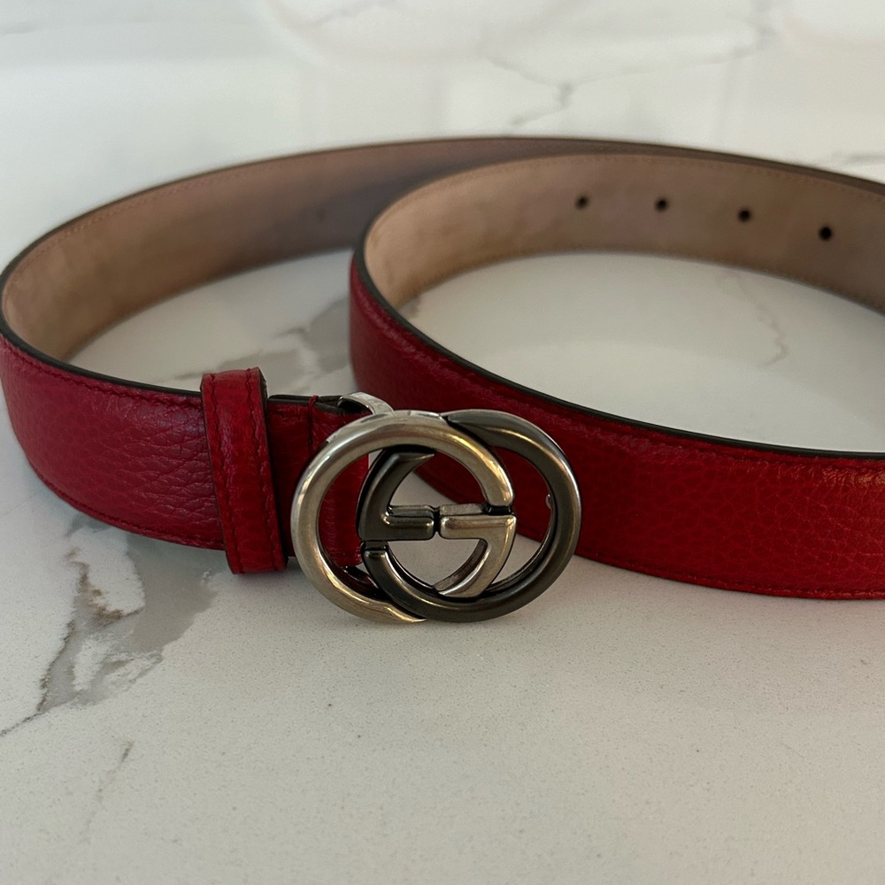 Never worn red Gucci belt